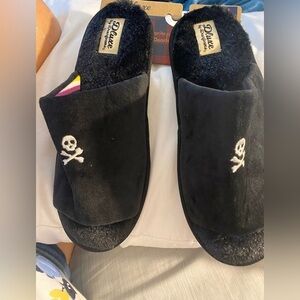 Dearfoam Dluxe memory foam slippers